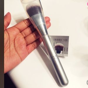 New IT Cosmetics Brush